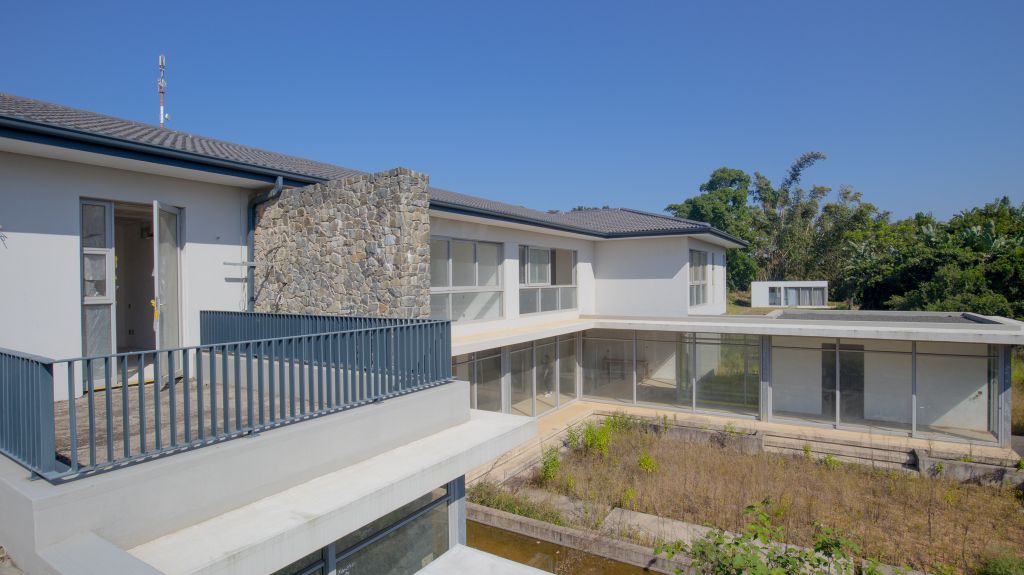 Property photo 1 of 55