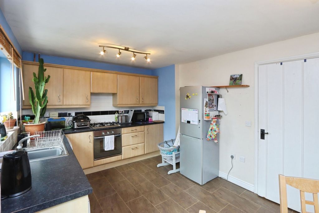 Property photo 2 of 17 Photo