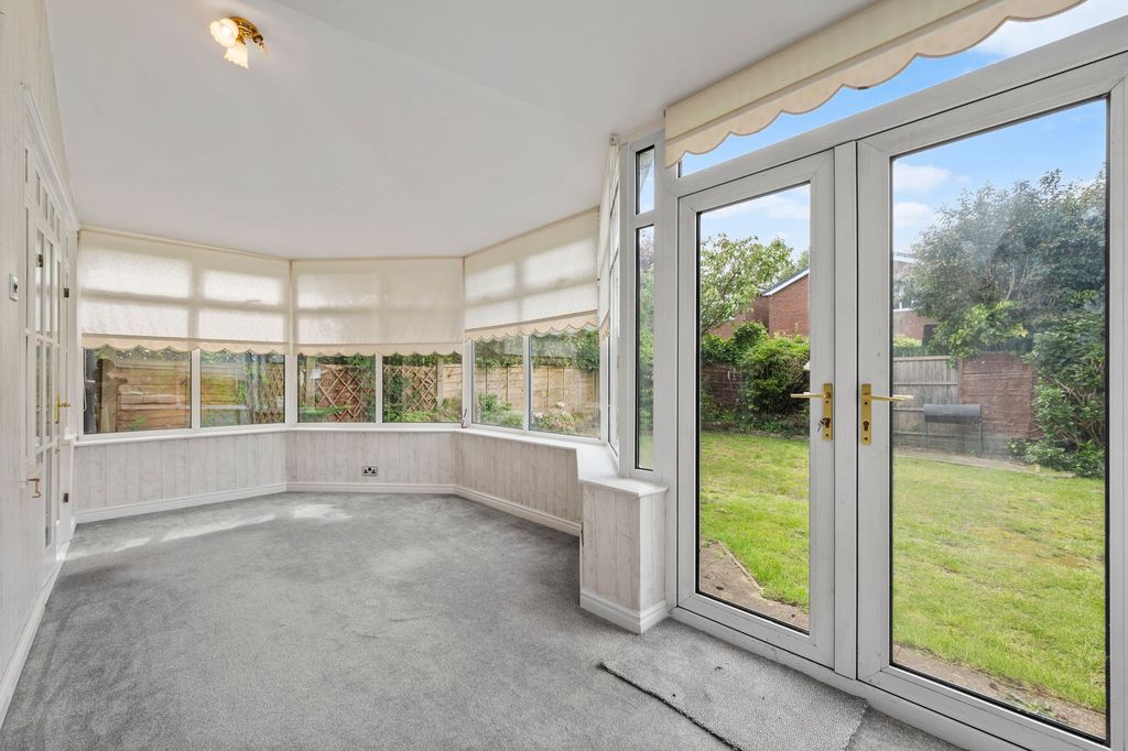 Property photo 3 of 27