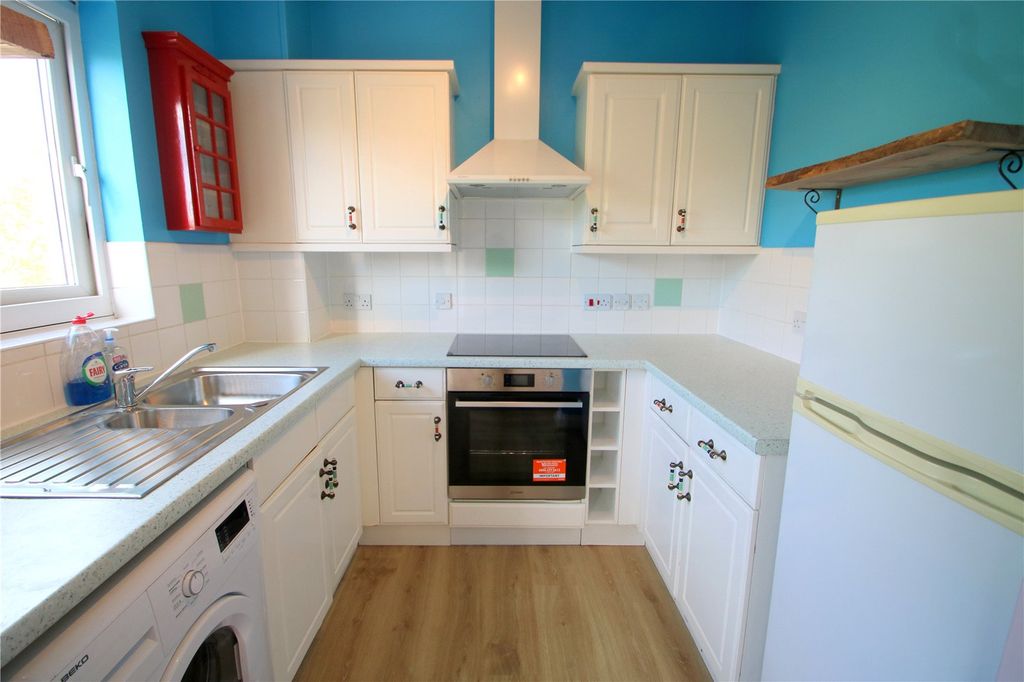 Property photo 2 of 12 Picture No. 24