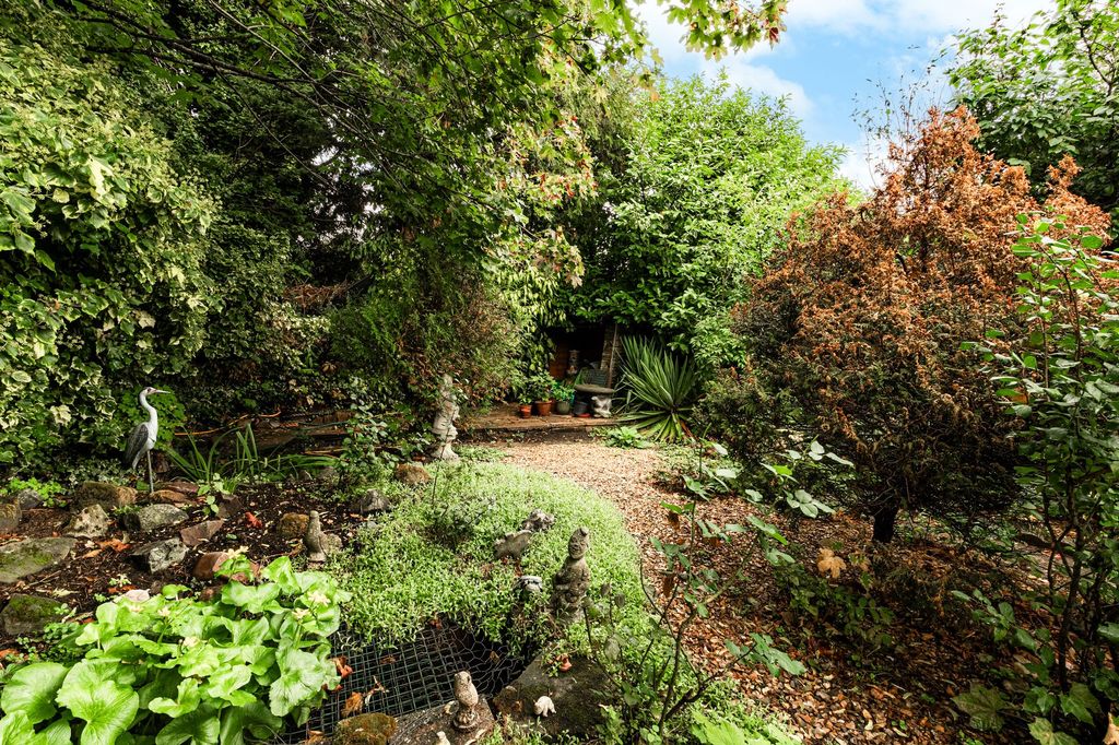 Property photo 3 of 24