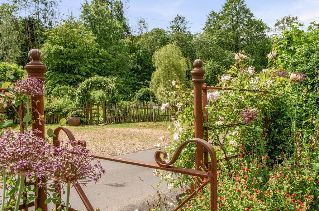 Property photo 2 of 50 1466216-21-6A1F3B...