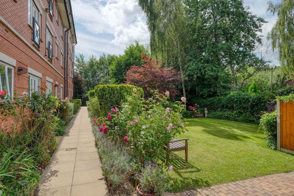 Property photo 2 of 12