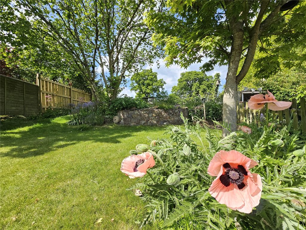Property photo 2 of 27 Picture No. 31
