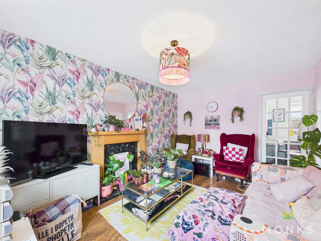 Property photo 3 of 13 Cam01420G0-Pr0777-Still001.Jpg