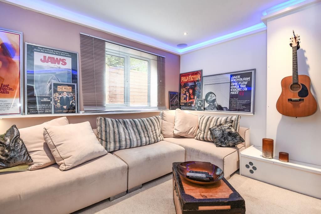 Property photo 3 of 14 Living Room