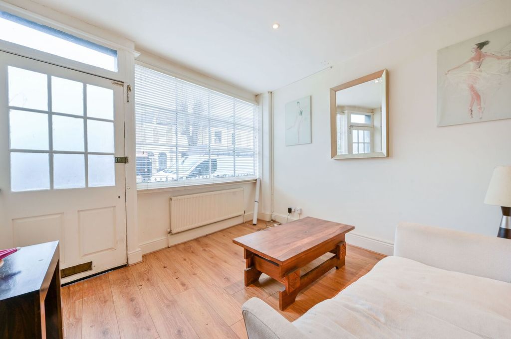 Property photo 1 of 8