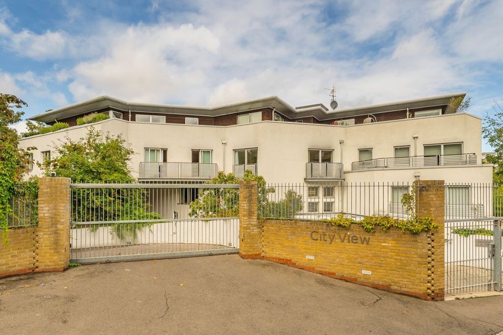 Property photo 1 of 5