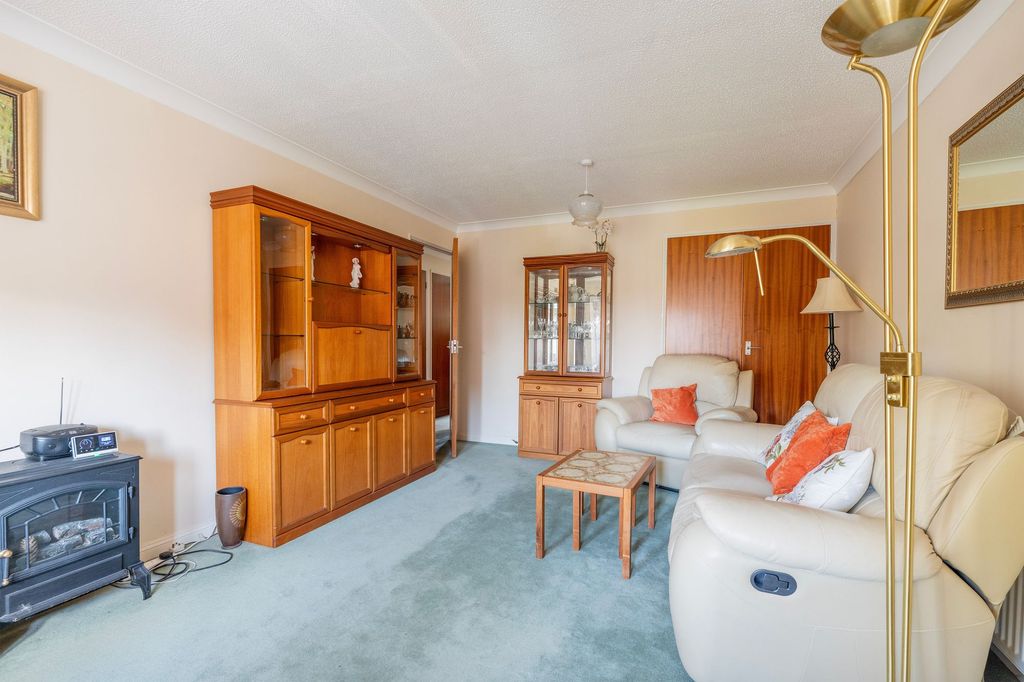 Property photo 3 of 12