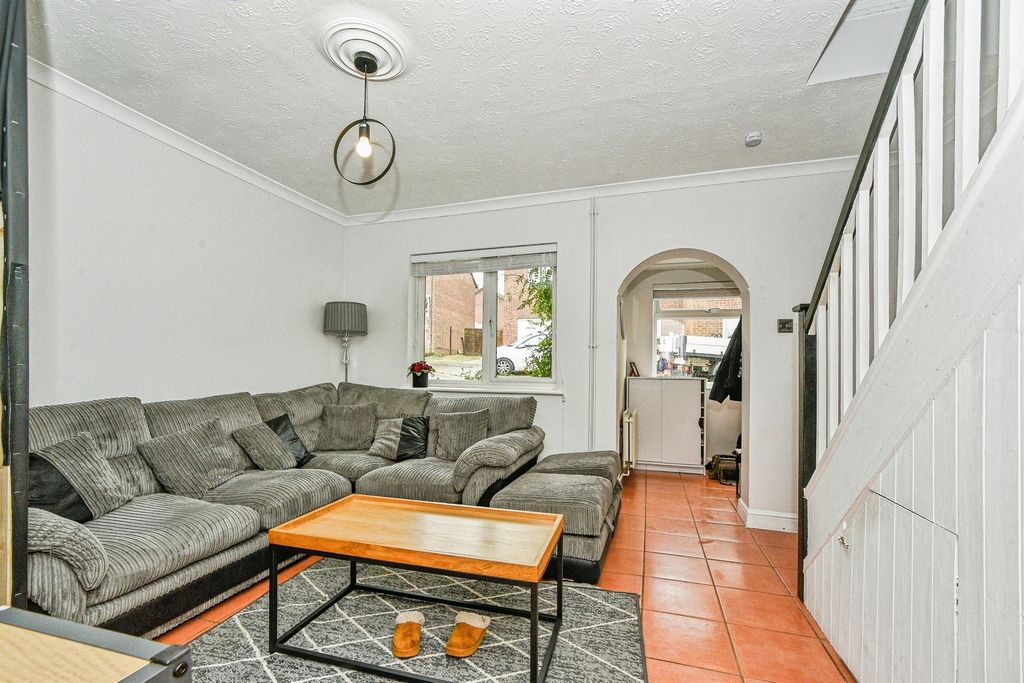 Property photo 3 of 14