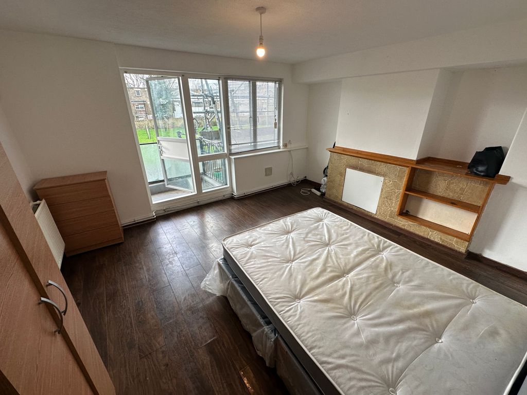 Property photo 3 of 15 Room A  + Balcony