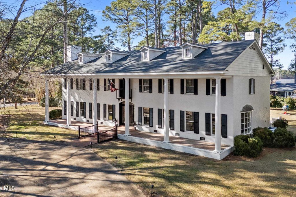 Property photo 1 of 30