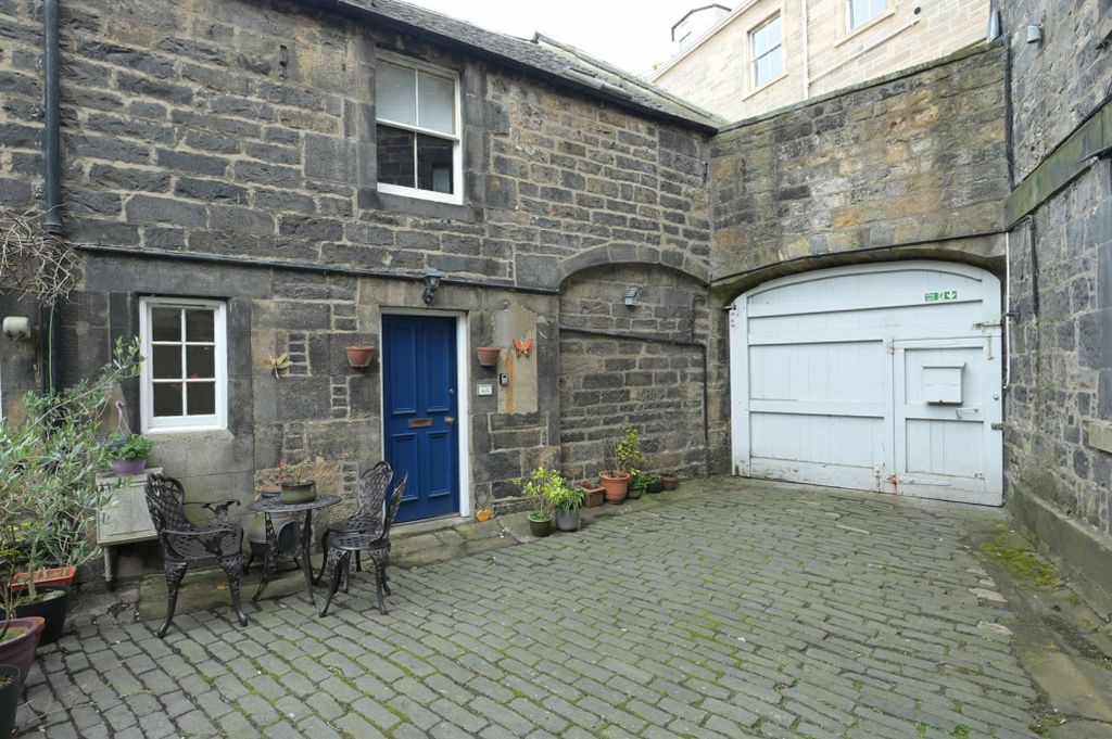 Property photo 1 of 28