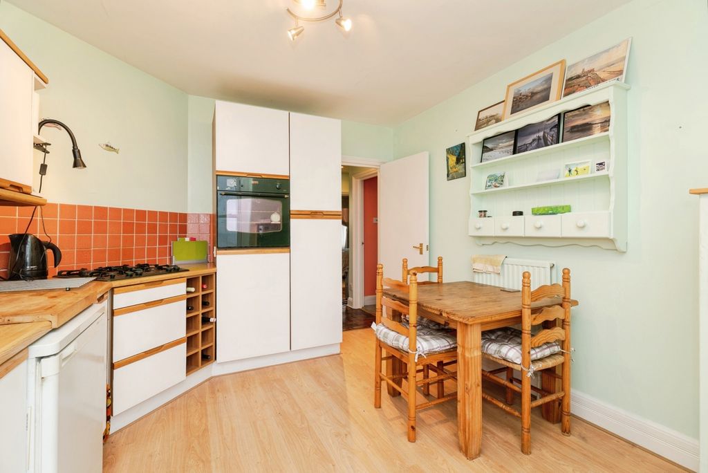 Property photo 3 of 9 Pbox-Img.Jpg