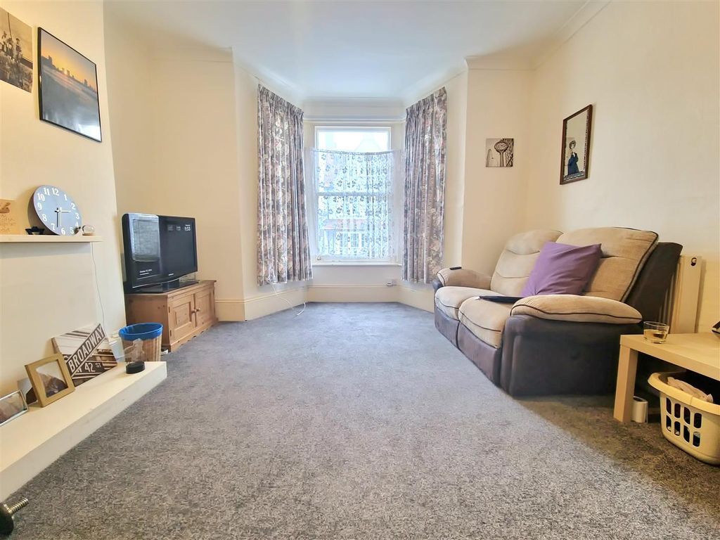 Property photo 3 of 9 1000024200.Jpg