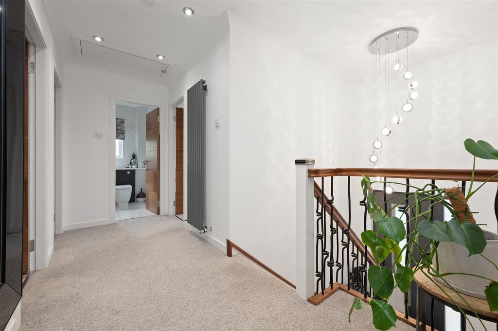Property photo 3 of 57 1Tolmountdrive010.Jpg