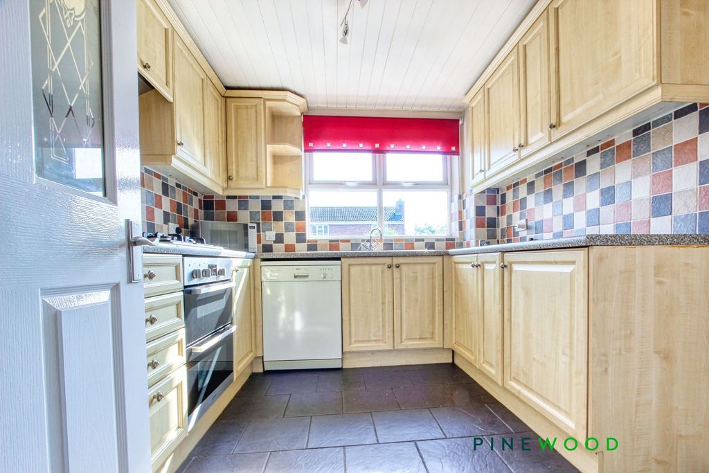 Property photo 3 of 16 Kitchen
