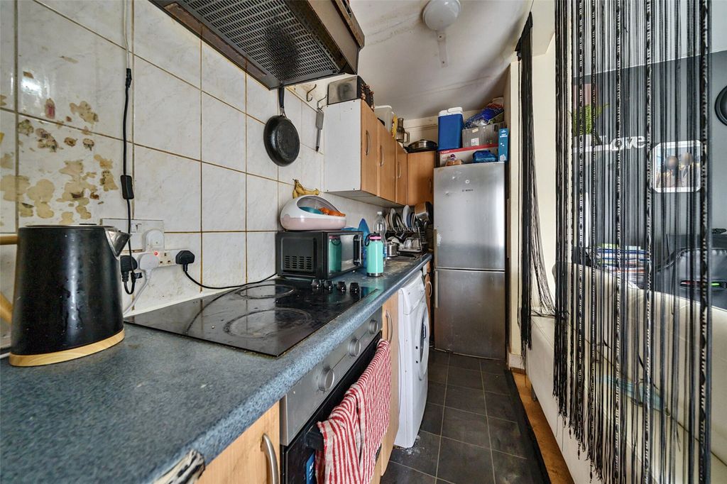 Property photo 2 of 12 Kitchen