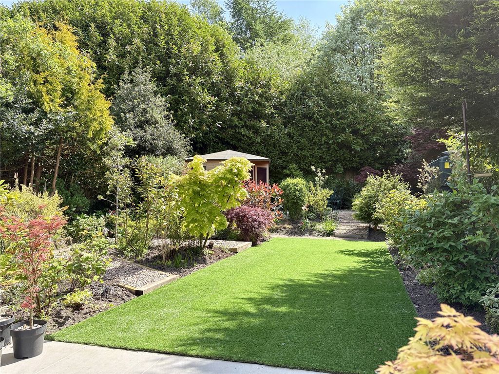 Property photo 3 of 27 Garden