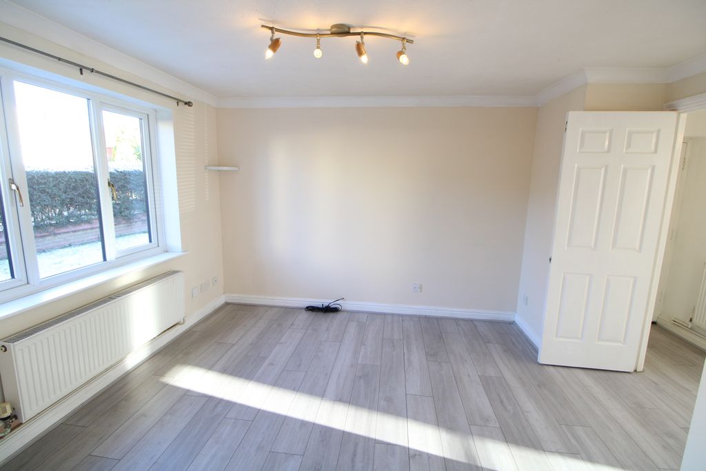 Property photo 3 of 8 Img_9249