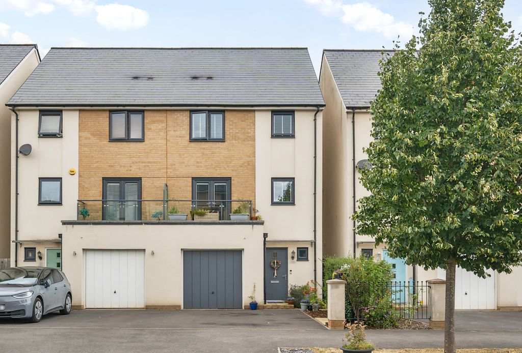 Property photo 1 of 18 1326112-1-6874Ed8...