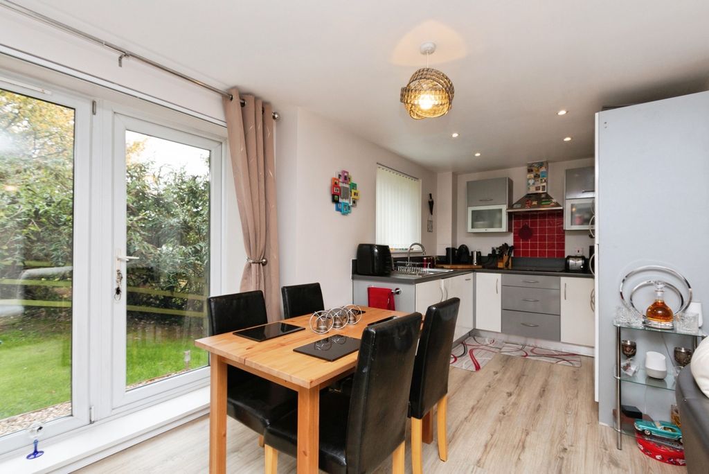 Property photo 2 of 17 Photo