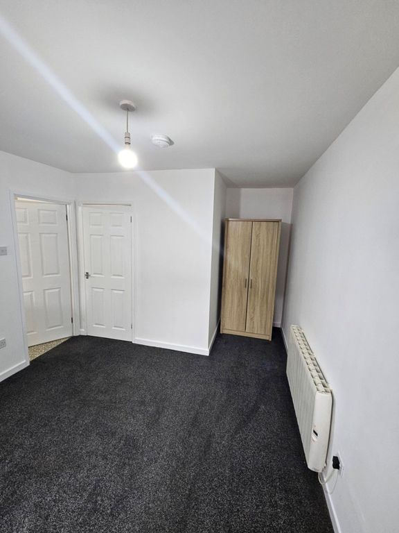 Property photo 2 of 4 Lounge Bed