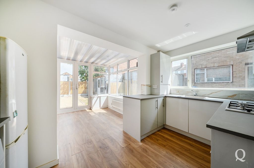 Property photo 2 of 23 25Fbb335-d4B1-4d0...