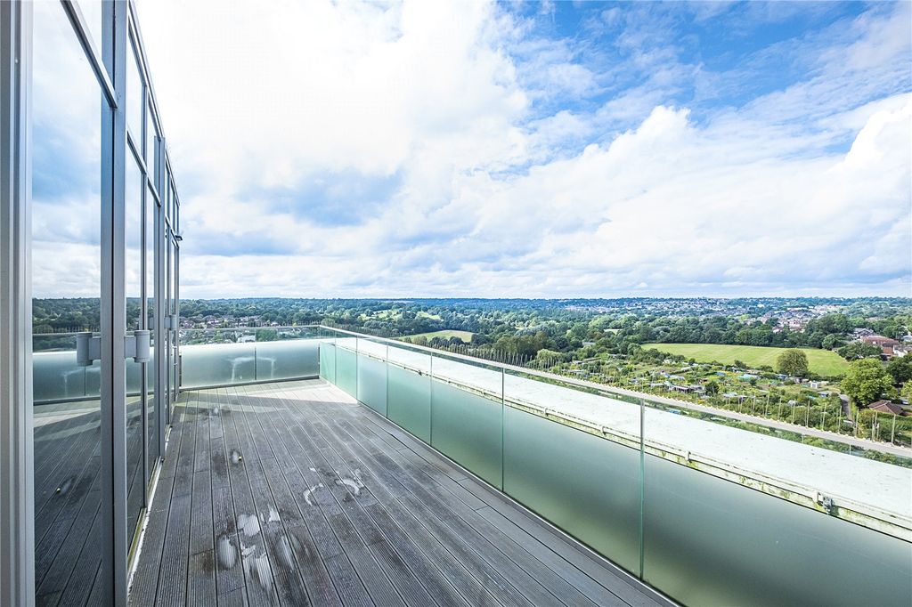 Property photo 3 of 23 Balcony