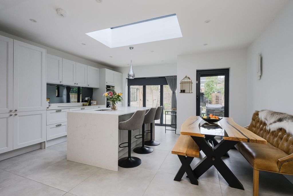 Property photo 1 of 20 Kitchen