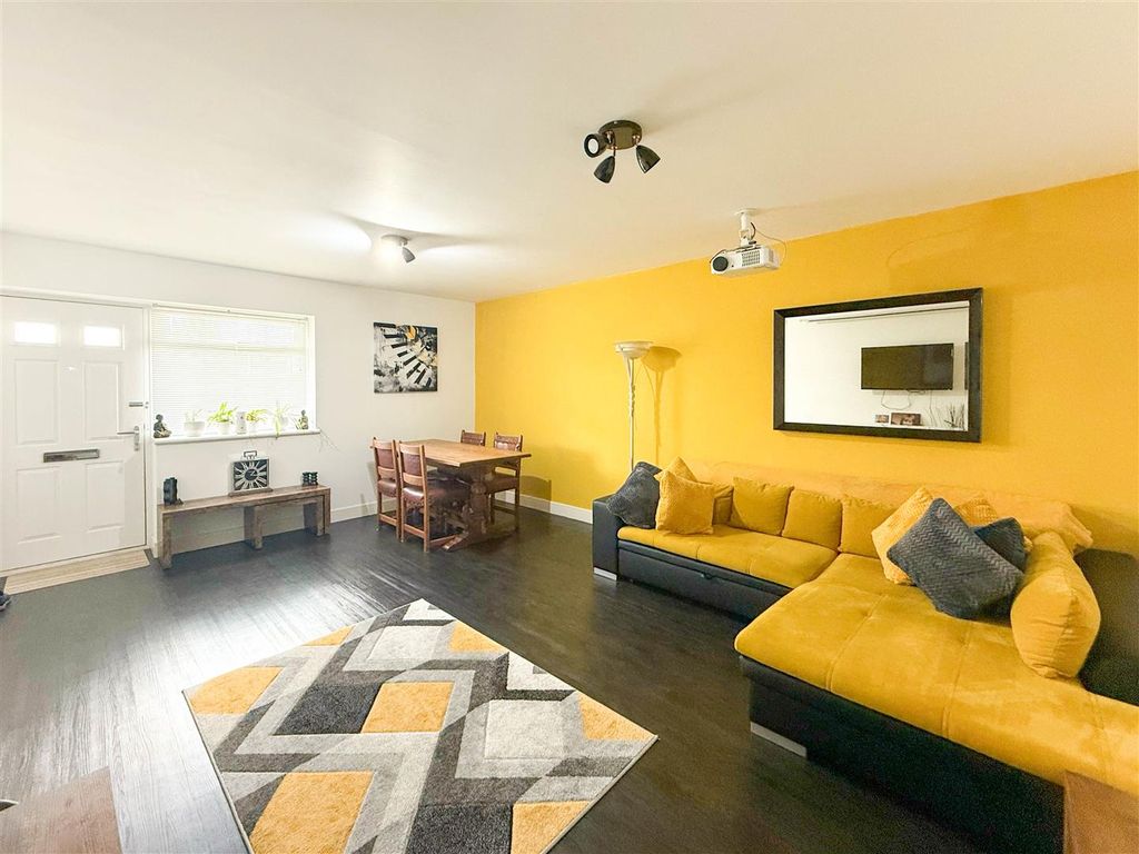 Property photo 1 of 11 Lounge/Diner