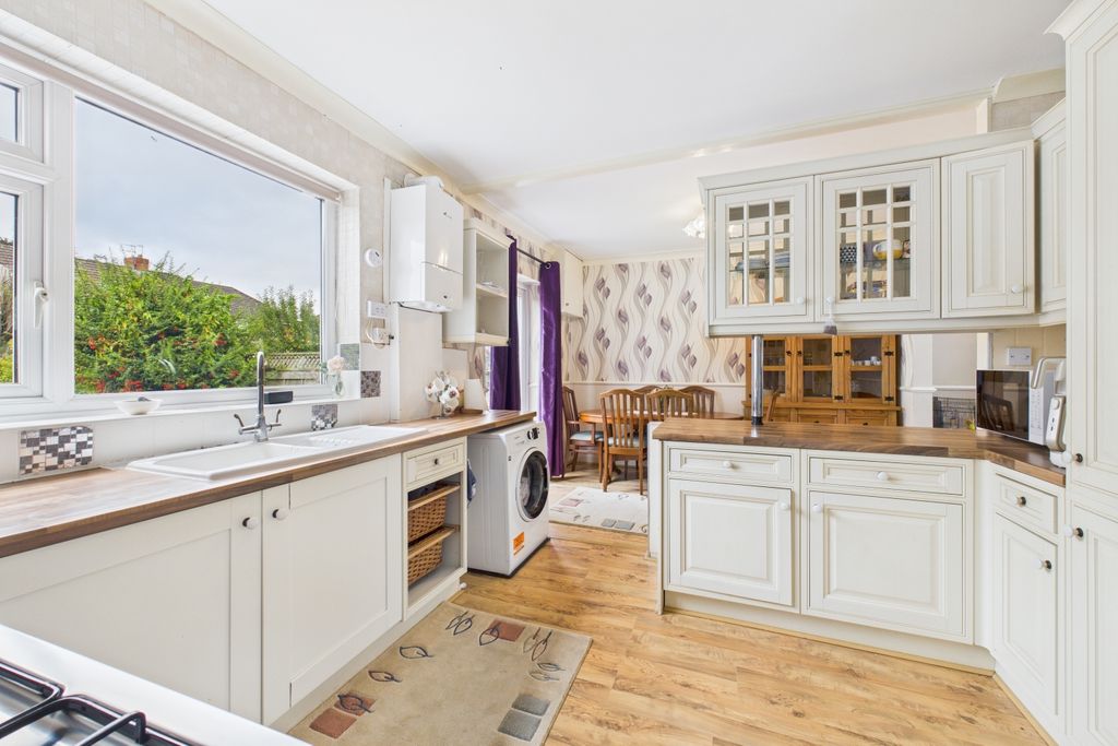 Property photo 3 of 15 Kitchen