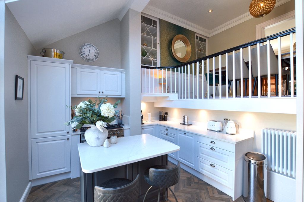 Property photo 2 of 40