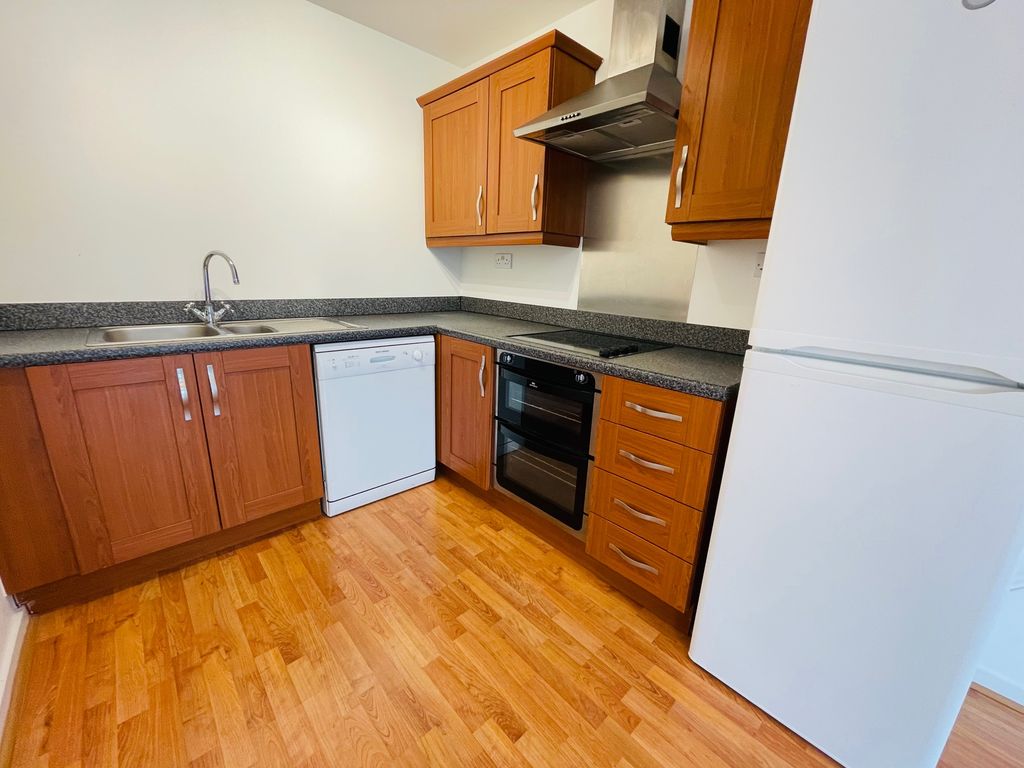 Property photo 2 of 11