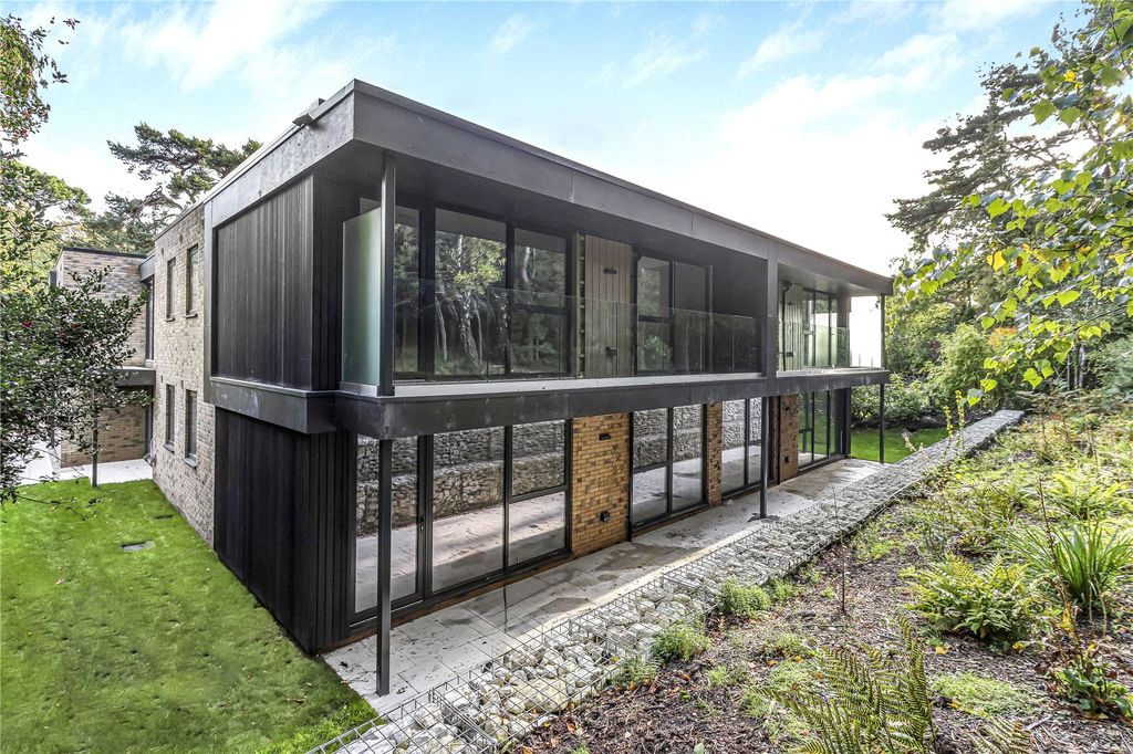 Property photo 1 of 16 Octave