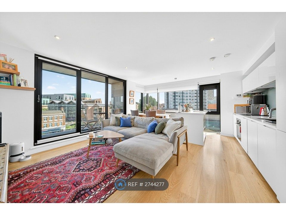 Property photo 1 of 17 Kitchen / Living