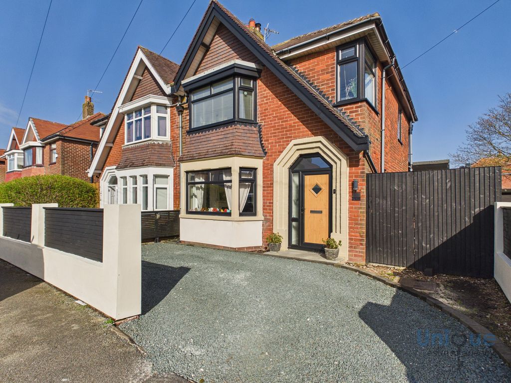 Property photo 1 of 32