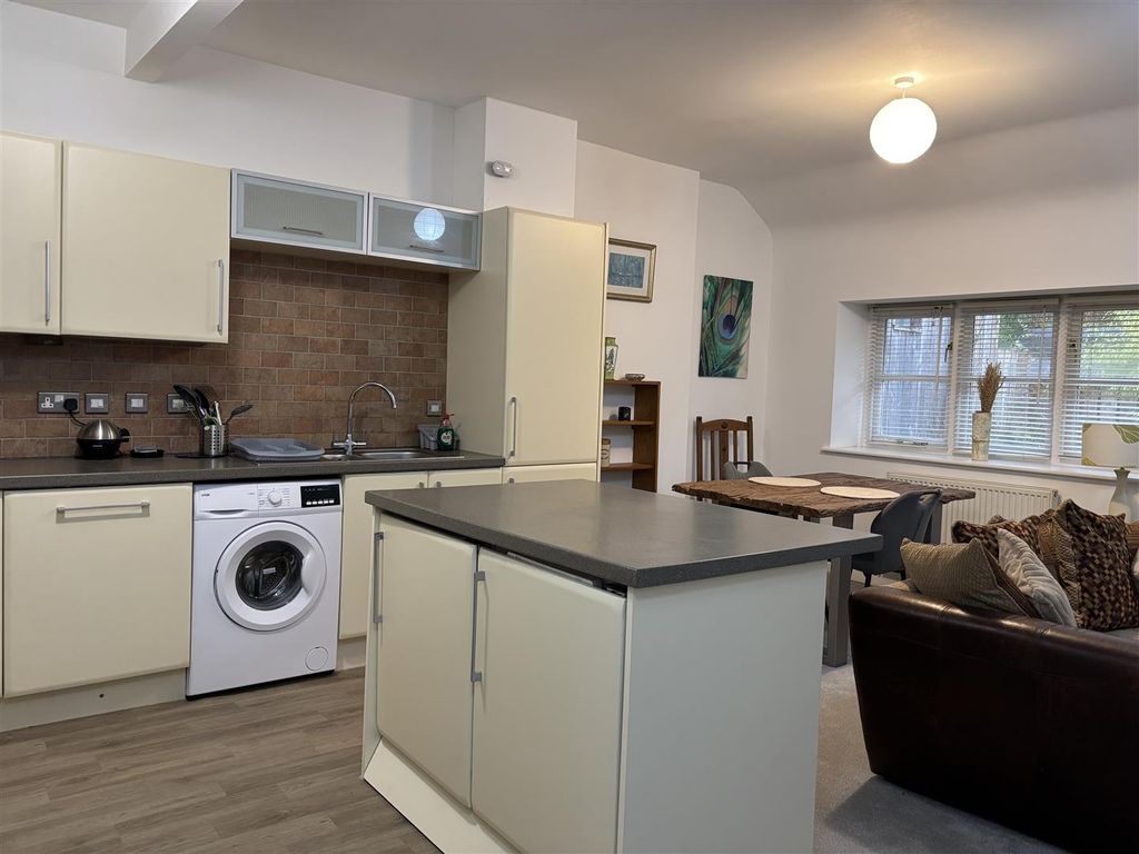 Property photo 3 of 14 Image00046.Jpeg