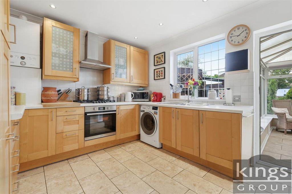 Property photo 3 of 33