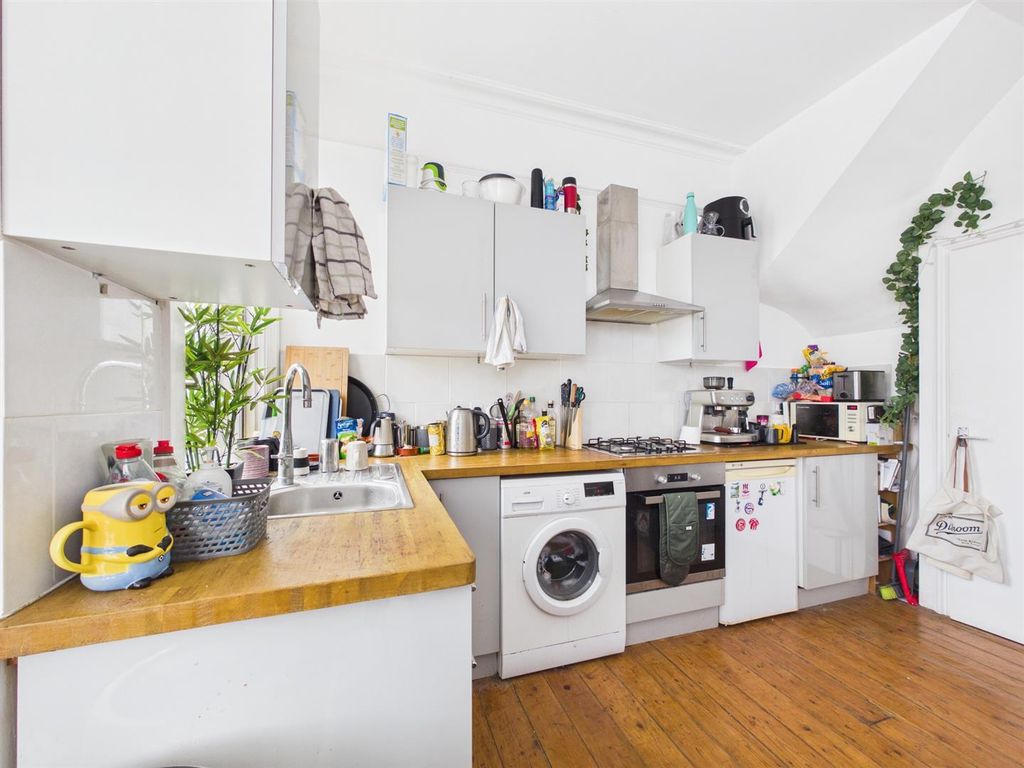 Property photo 1 of 22 Cam01358G0-Pr0229-Still005.Jpg