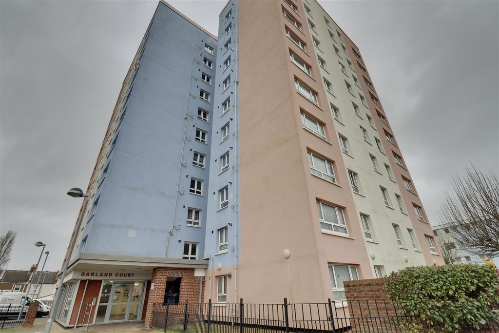 Property photo 1 of 11 C86C1C65-9364-4802-988C-E73Bb41654D3_1_201_A.Jpeg