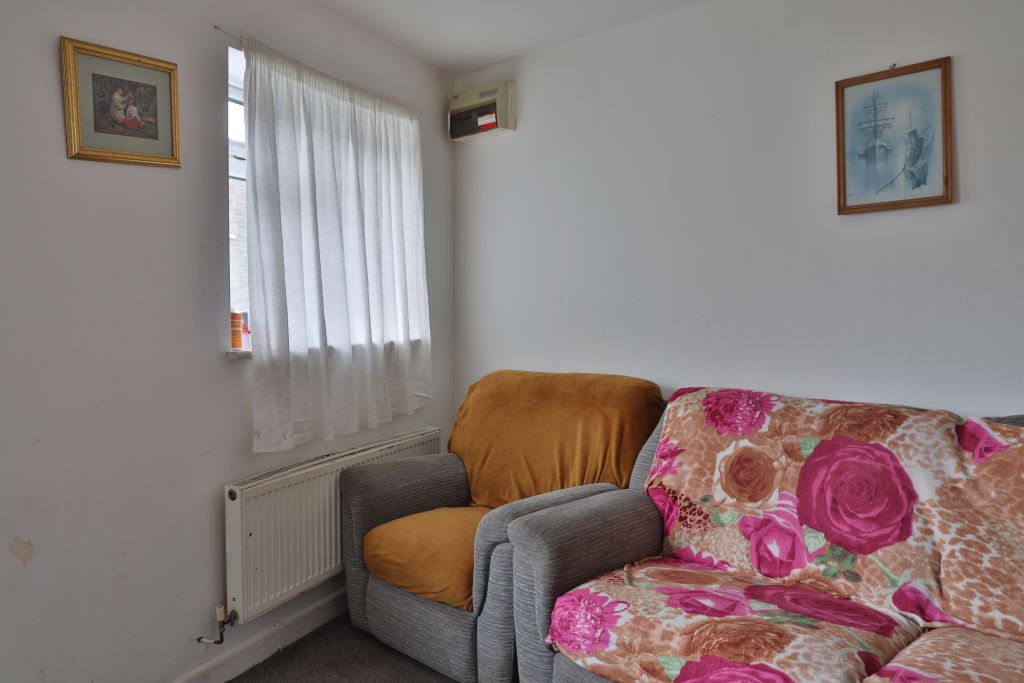Property photo 2 of 21