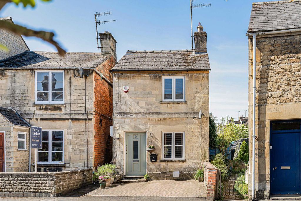 Property photo 1 of 20 Front