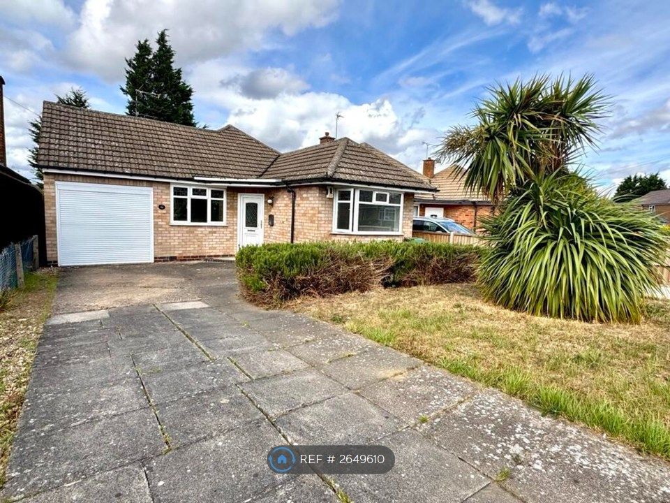 Property photo 2 of 21 Front And Driveway