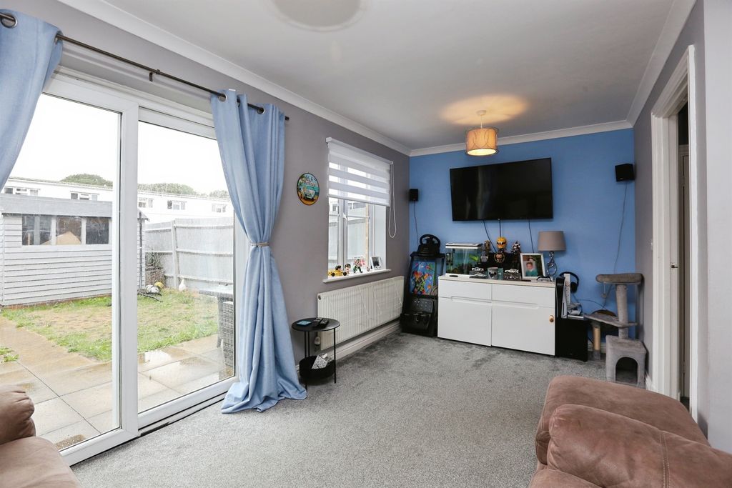Property photo 3 of 13