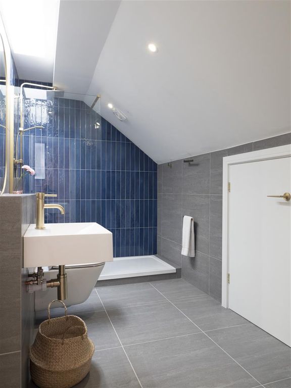 Property photo 3 of 26 2Southwood-Flat5-11.Jpg