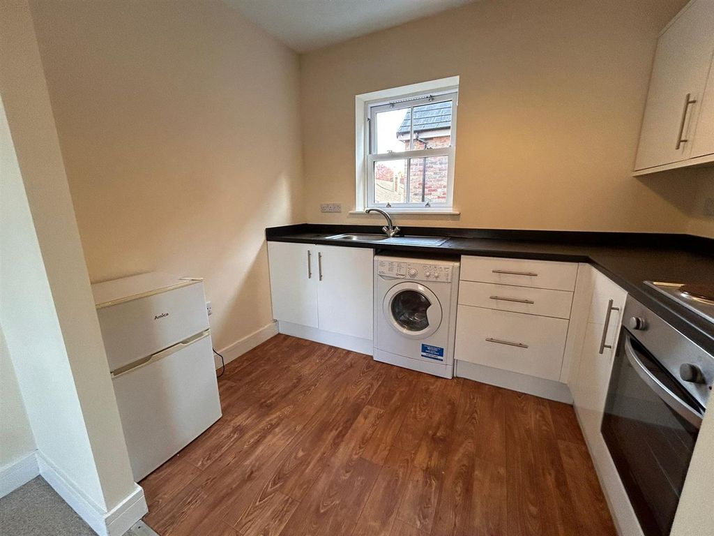 Property photo 1 of 8 Kitchen Diner