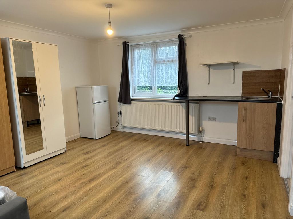 Property photo 2 of 3