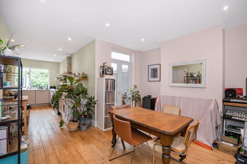 Property photo 2 of 19 Photo 24