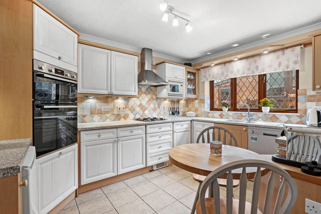 Property photo 2 of 17